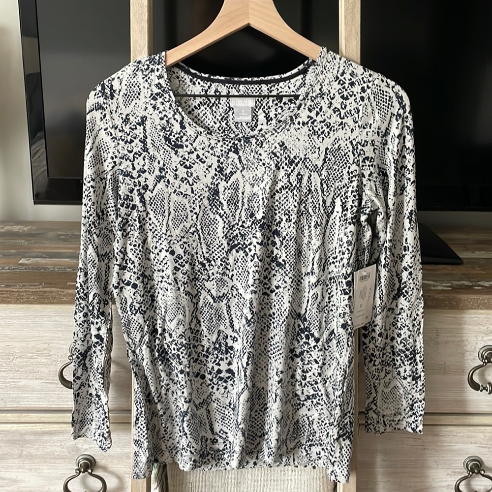 Chico’s Size 0 (S/4) Touch of Cool Snake-Print Layering Tee - navy